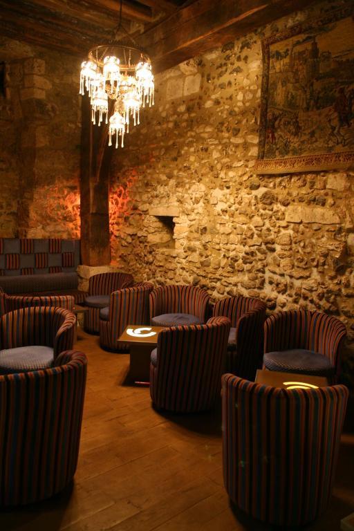 Le Parvis 3* Chartres